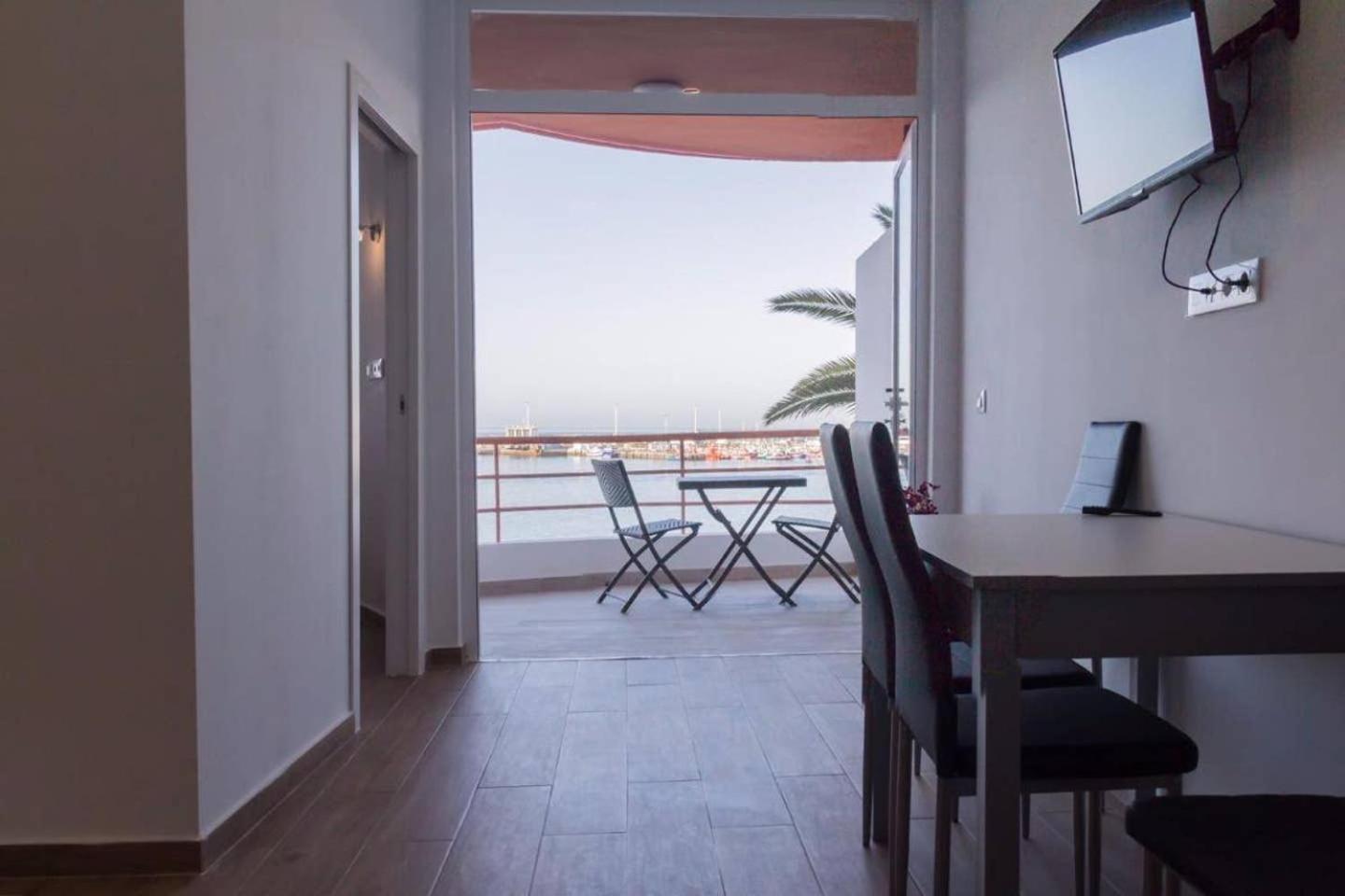 Paseo Maritimo, Los Cristianos Over The Sea Free Wifi 아로나 외부 사진